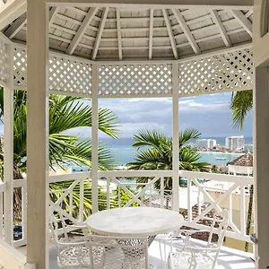 Apartment Pampered In Paradise Columbus Heights 2 Bedroom Penthouse Condo Near Ian Fleming Airport, Ocho Rios